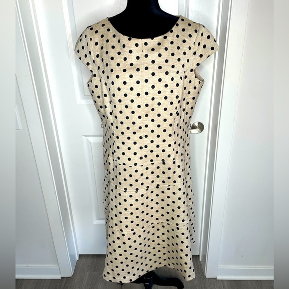 Anne Klein Dresses & Skirts - 🔥3/$20🔥 ANNE KLEIN | Tan & Black Polka Dot Swing Dress - Size 16